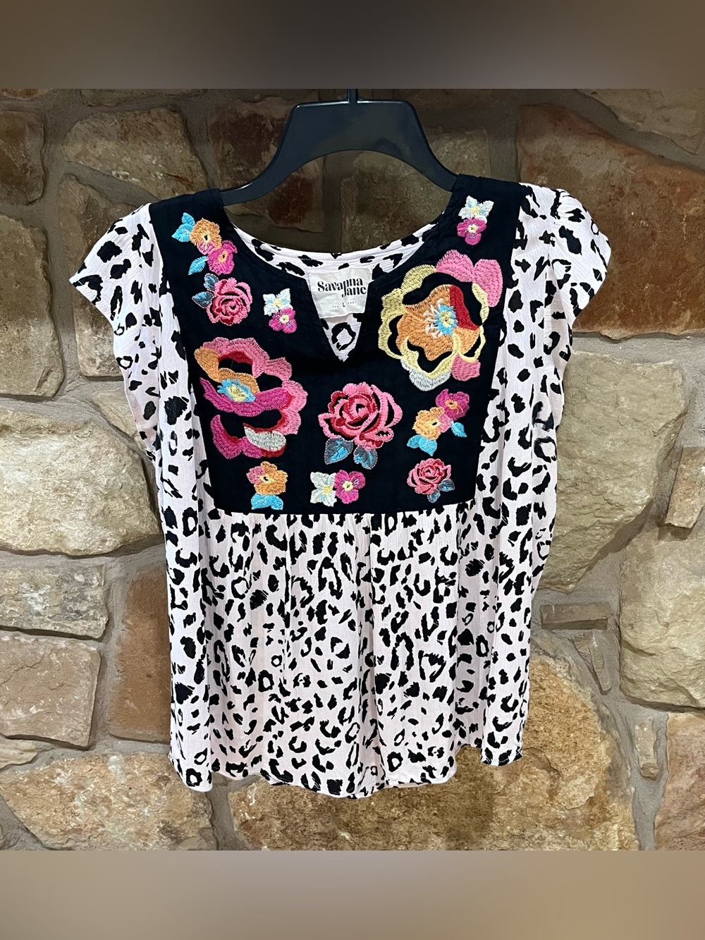 Savanna Jane Animal Print Blouse Sz Large Floral Embroidery Flutter Sleeves